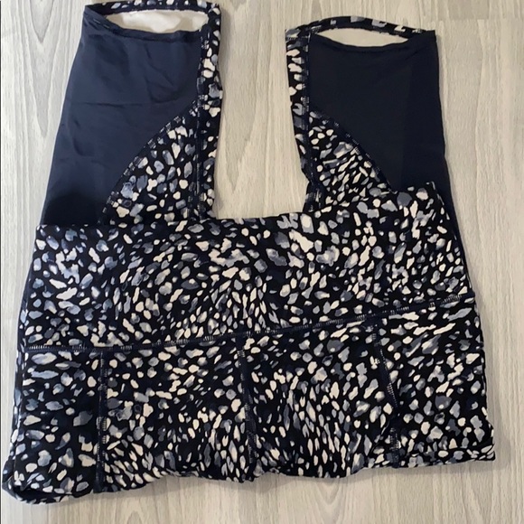 Athleta Capri Yoga Leggings - Picture 2 of 4